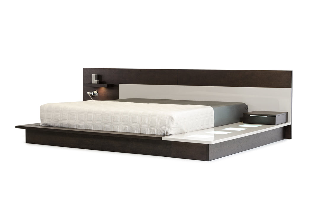 34" Brown Oak And Grey  Veneer Platfrom Queen Bed With Lights